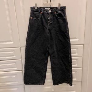 High Rise wide leg cropped Zara jeans size 6 (28)